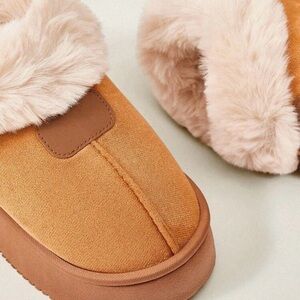 Cozy Tan Fur-Lined Women's Slippers